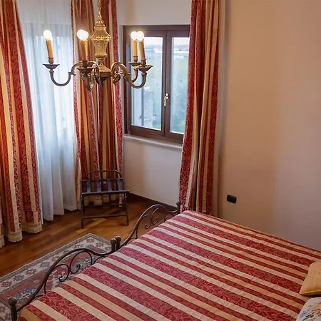 Pino Argentato بيت للعطل *